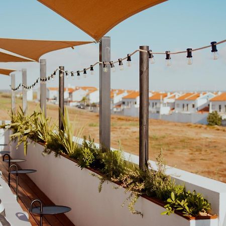 Hotel The Salty Pelican Yoga & Surf Retreat Peniche Esterno foto