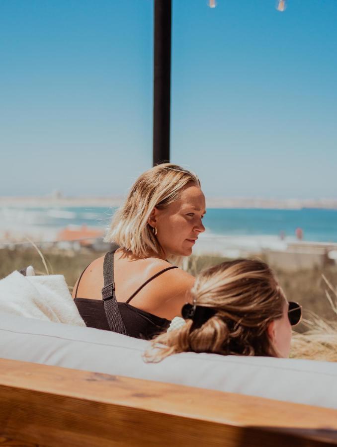 Hotel The Salty Pelican Yoga & Surf Retreat Peniche Esterno foto