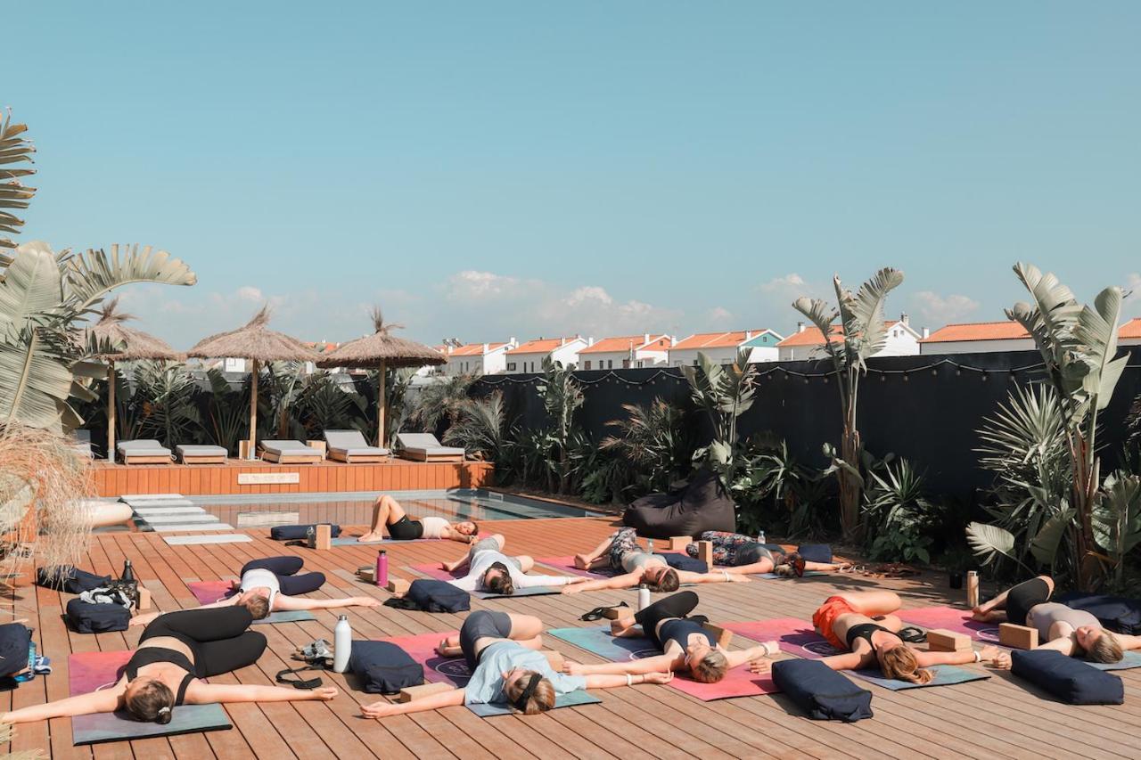 Hotel The Salty Pelican Yoga & Surf Retreat Peniche Esterno foto