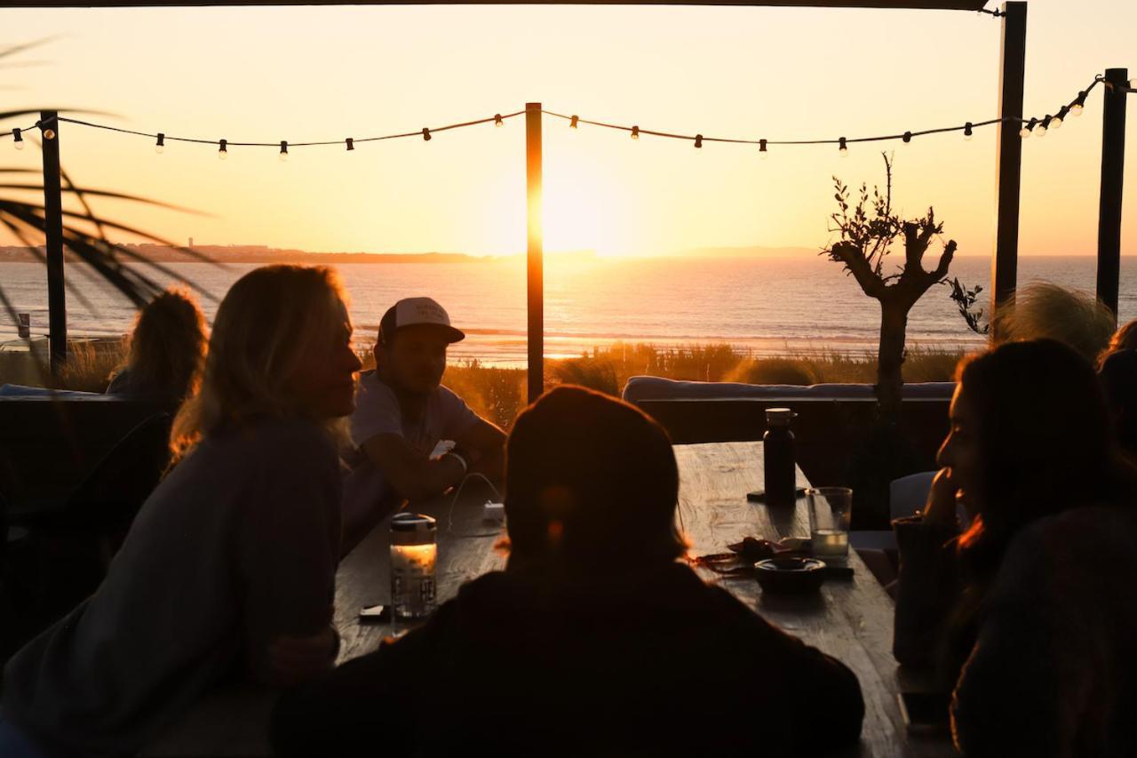 Hotel The Salty Pelican Yoga & Surf Retreat Peniche Esterno foto