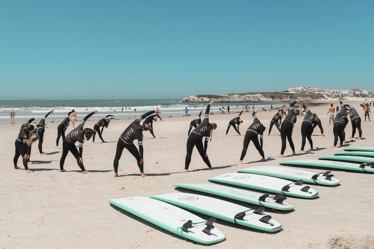 Hotel The Salty Pelican Yoga & Surf Retreat Peniche Esterno foto